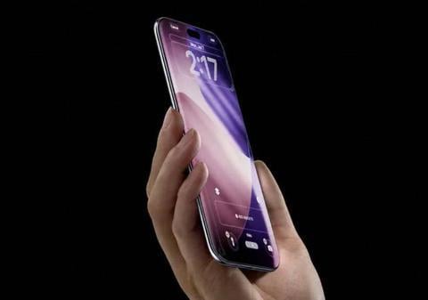 Apple vrea să lanseze un iPhone din sticlă cu ocazia celei de-a douăzecea aniversări de la primul smartphone