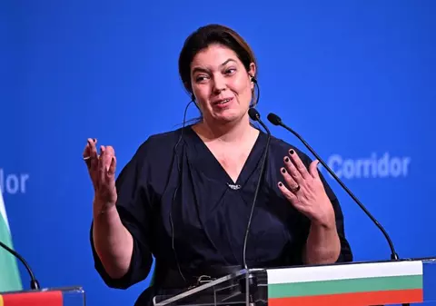 Bulgaria a transformat criza Dunării secate în exporturi record de curent. Ministra Energiei: „Câștigăm milioane de dolari față de normal”