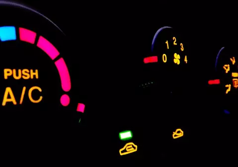 Cum să folosești corect aerul condiționat: temperatura optimă și cât consumă real în oraș și pe autostradă