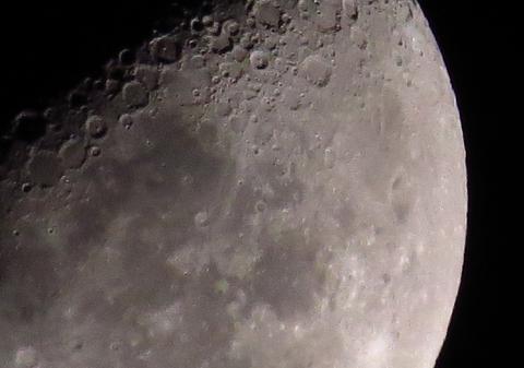 Racheta SpaceX a lui Elon Musk s-a izbit de Lună cu 8.690 km/h, au confirmat astronomii