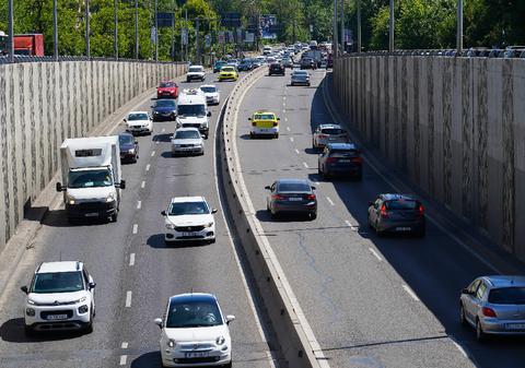 Mai puține mașini și vehicule de marfă înmatriculate în România în trimestrul II