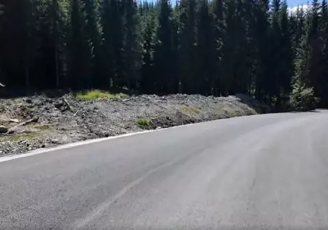 Continuă lucrările de modernizare pe DN 7A, unul dintre cele mai spectaculoase drumuri din Carpați