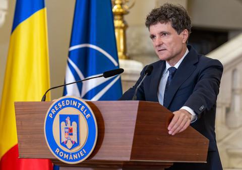 Nicușor Dan a promulgat legile privind plafonarea prețului la carburanți și TVA-ul de 9% la locuințe