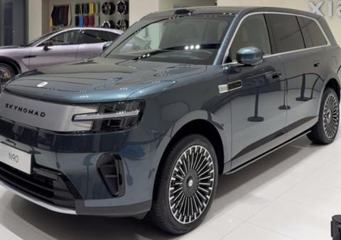 „Cameră de zi” pe roți, noul SUV chinezesc de doar 35.000 de euro care vrea „să ucidă” Range Rover: autonomie de 1.705 km