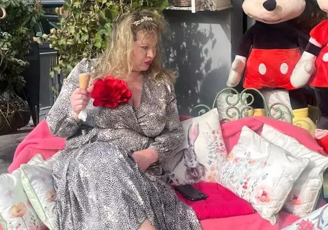 Oana Lis mai are doar 15 lei pe card: „Ce să iau și eu de mâncare să-mi ajungă pentru mâine-dimineață?”