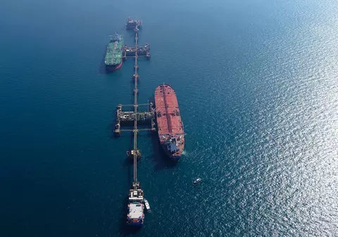 O țară vecină cu Iran a exportat cea mai mare cantitate de petrol de la începutul războiului. Cum arată traficul acum în Strâmtoarea Ormuz