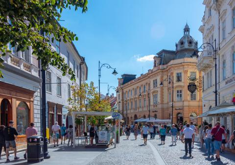 Cum va fi vremea în următoarele patru săptămâni în România. Meteorologii anunță temperaturi peste normalul perioadei până în septembrie