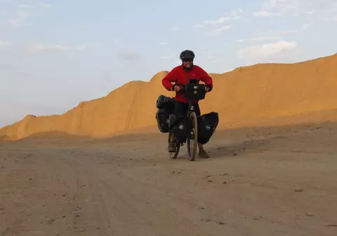 Decizia luată de un român după ce a traversat continentele americane pe bicicletă: „Mai curios și mai aproape de esență”