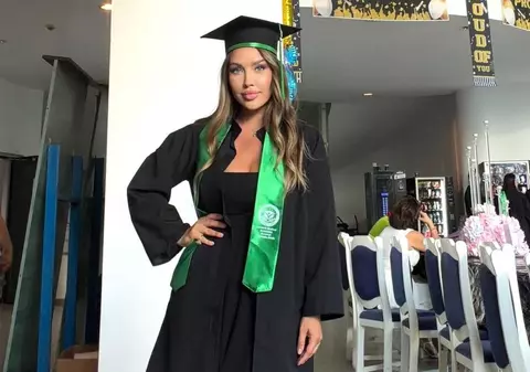 Vedeta din România care a terminat a treia facultate la 38 de ani: „Prefer să învăț, decât să fac influencereală”