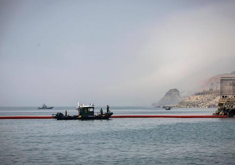Bariera inedită instalată în mare de Spania pentru a împiedica un nou val de imigranți dinspre Maroc