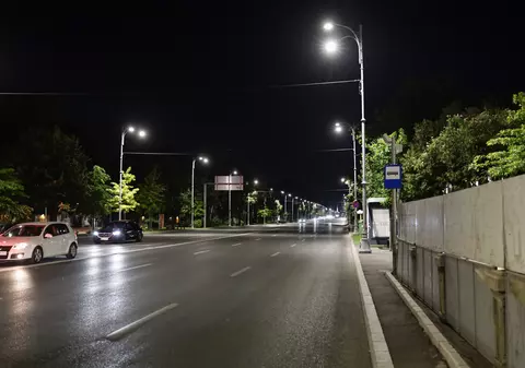 Am verificat cum economisesc energie instituțiile publice. Doar trei au stins luminile pe timpul nopții