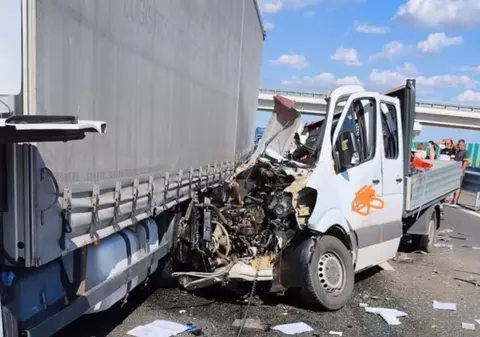 Accident grav pe Drumul Expres DEx 12, în județul Olt: trei oameni au murit și doi sunt răniți, traficul pe sensul spre Craiova a fost blocat
