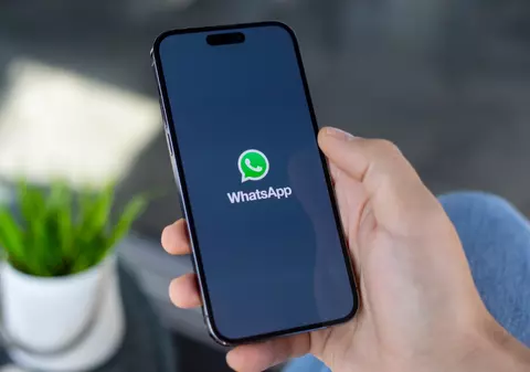WhatsApp avertizează asupra hoților de conturi. Două funcții noi pe care ar trebui să le activezi pentru a-ți proteja contul