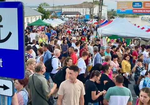 ChatGPT a făcut un borș de fake-news: cum au ajuns sute de turiști, la Jurilovca, la un festival care nu exista