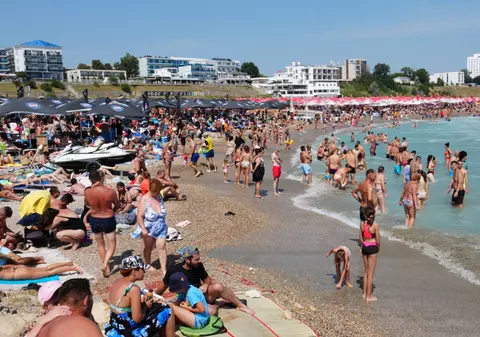 Decontările pentru voucherele de vacanță au scăzut cu 50% în acest sezon estival, comparativ cu anul trecut: „Avem nevoie de măsuri care să încurajeze sejururile în România”