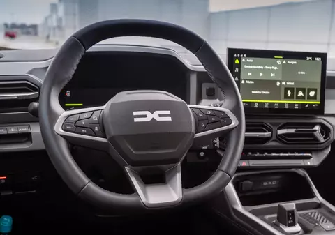 Dacia a anunțat lansarea motorului tribrid, disponibil pe două modele: autonomie de până la 1.500 km