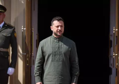 Volodimir Zelenski a cerut Rusiei să nu bombardeze Ucraina în timpul vizitei emisarilor lui Trump, care vor să vină cu avionul