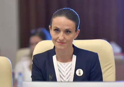Tamila Andreea Cristescu, fiica lui Radu Cristescu de la PSD, rechemată de Oana Țoiu de la Consulatul din New York și dată afară din MAE. Ce salariu avea