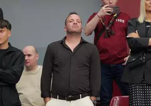 Copleșit de emoții în sala Rapid, Van der Vaart i-a atribuit lui Chivu un cuvânt imens: „Știam că așa va fi!”