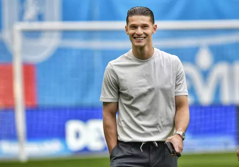 Vin la București pentru Alex Dobre! Rapid își poate pierde căpitanul » Avem toate detaliile din culise