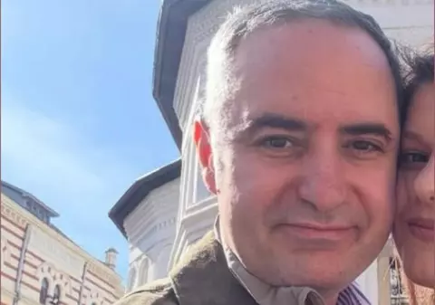 Wow, cine ar fi crezut? Alexandru Nazare (45 de ani), ministrul de Finanțe, se va căsători cu o artistă tânără, foarte frumoasă și...cunoscută! Cine este, de fapt, femeia care l-a cucerit iremediabil pe politicianul pe care tabăra Bolojan și l-ar dori premier