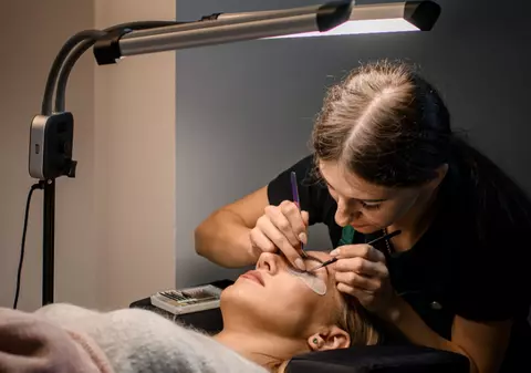 O femeie a renunțat la genele false, iar la scurt timp a descoperit că suferă de o boală gravă