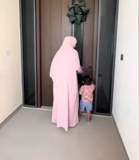 Malaikah Raja casnica dubai bani copil sot 2