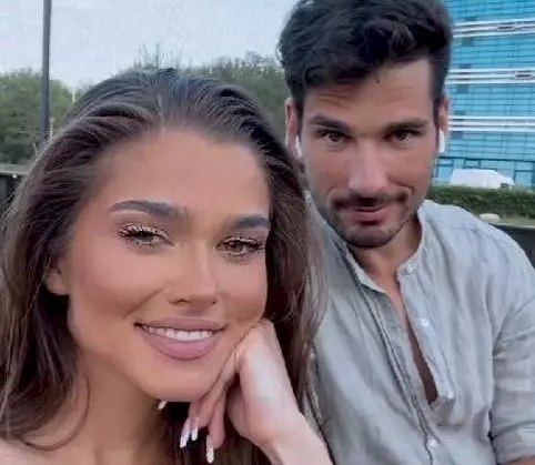 theo-rose-anghel-damian