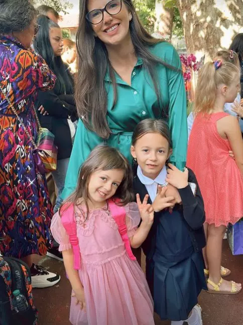 andreea-balan-prima-zi-de-scoala-fetite-5