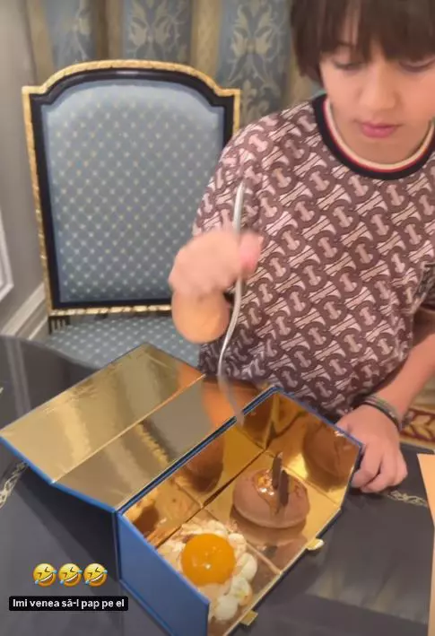 prăjituri cumpărate de Claudia Pătrășcanu în Dubai (1)