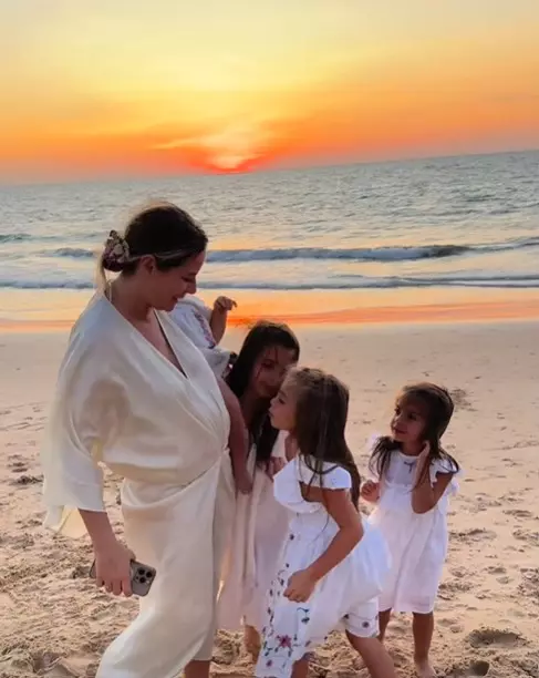 Laura Cosoi însărcinată pentru a cincea oară (2)