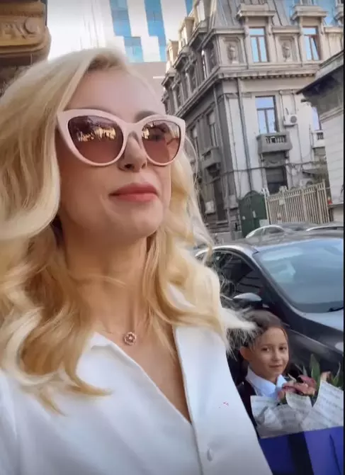 andreea-balan-prima-zi-de-scoala-fetite-2