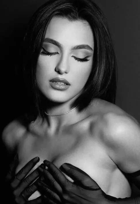 alexia-eram-fara-sutien-1