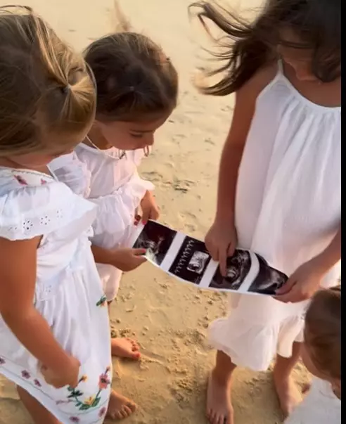 Laura Cosoi însărcinată pentru a cincea oară (3)