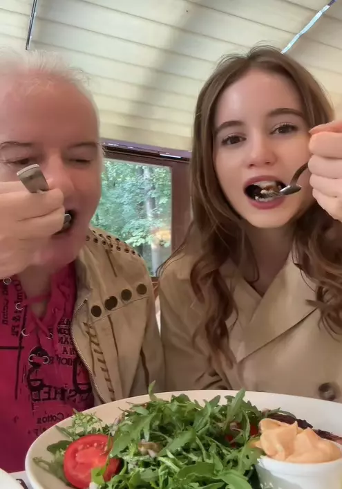 Irina si irinel columbeanu la restaurant 11