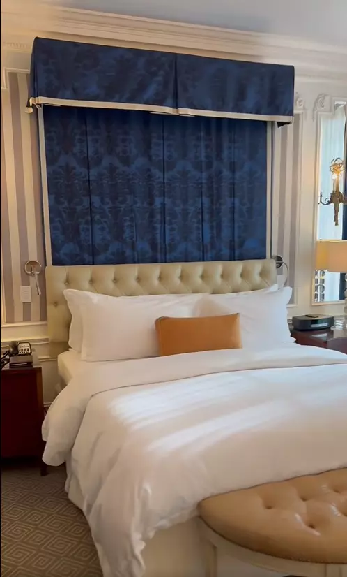 Andreea Marin hotel New York 6