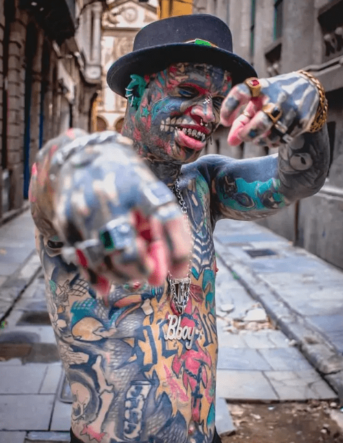 Screenshot_2021-01-25 Marcelo de Souza Ribeiro hat über 1000 Tattoos - Blick(3)