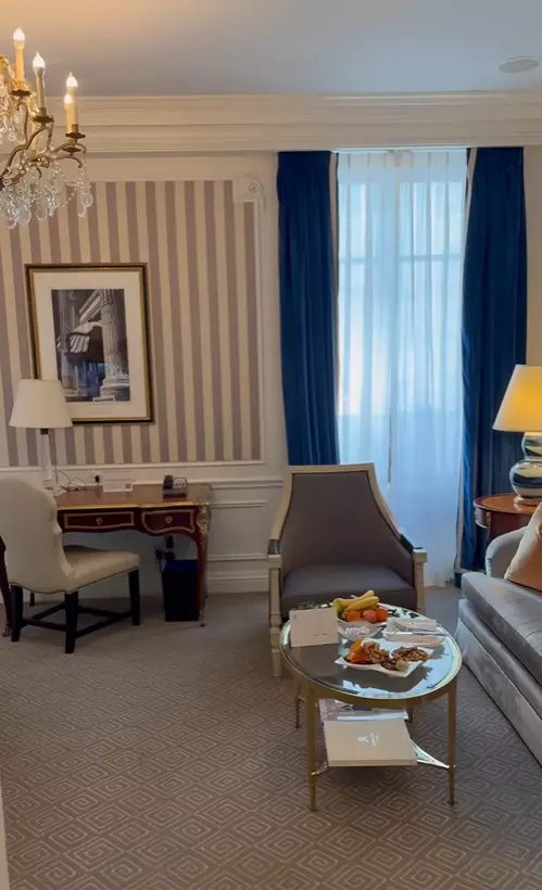 Andreea Marin hotel New York 3