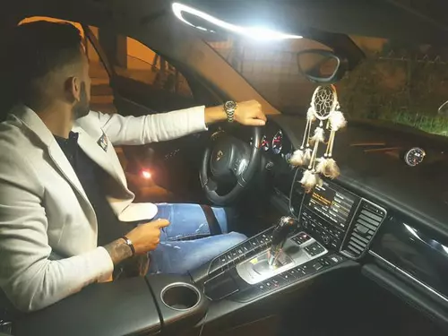 Un playboy celebru din Capitală a fost arestat la domiciliu! A sechestrat o tânără și a bătut-o