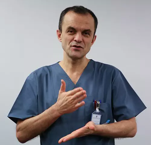 Secția de terapie intensivă pentru nou-născuți de la spitalul Marie Curie din București este condusă de medicul Cătălin Cîrstoveanu