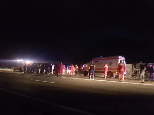 Un autocar cu 60 de pasageri s-a răsturnat în județul Constanța. A fost activat Planul Roșu de Intervenție