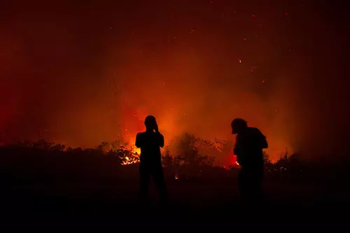Ploaia indusă artificial în Indonezia pentru a stinge incendiile de vegetație