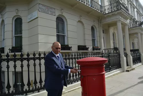 VIDEO | Ambasada României de la Londra are o datorie de 75.000 de lire către proprietarul clădirii