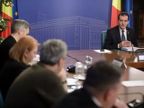 VIDEO Guvernul Orban s-a reunit în şedinţă. Orban anunţă că bugetarii vor avea zi liberă pe 27 decembrie şi 3 ianuarie