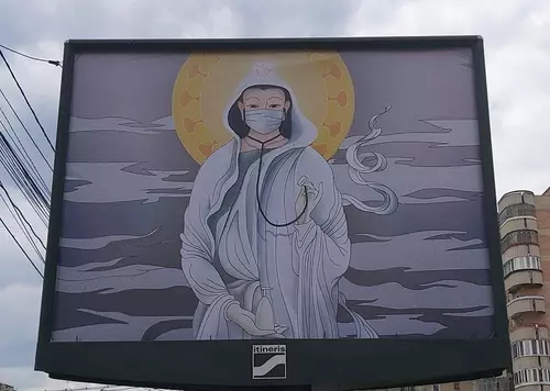 VIDEO Desenele care au scandalizat Biserica și au împărțit publicul în tabere: medicii – sfinții de pe panourile publicitare din Capitală. BOR: “E un demers blasfemiator”