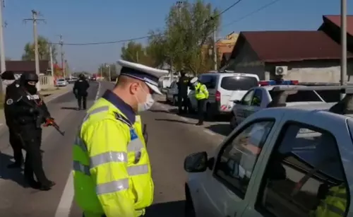 VIDEO Locuitorii din Țăndărei, păziți cu Armata. 800 de oameni întorși din străinătate nu respectă izolarea