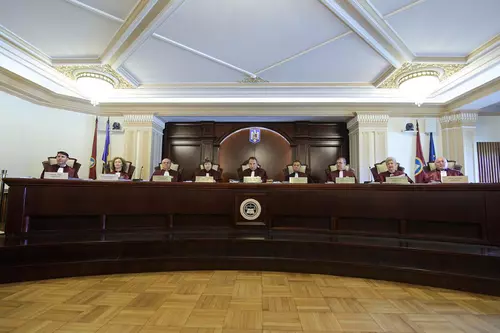 Haos după ce CCR a declarat neconstituționale internarea și carantinarea obligatorii. Spitalele și DSP-urile nu știu ce să facă: „Întrebați-i pe cei de la minister și-apoi spuneți-ne și nouă!