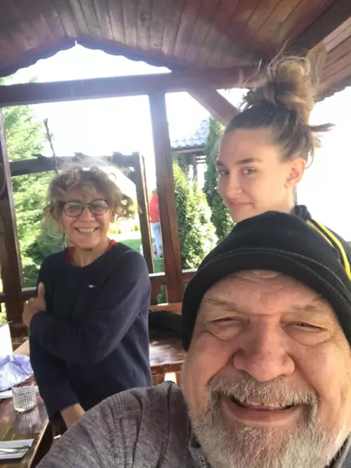 Ce mari s-au făcut gemenele actorilor Luminița Erga și Valentin Teodosiu. Adolescentele fac baschet și dansuri