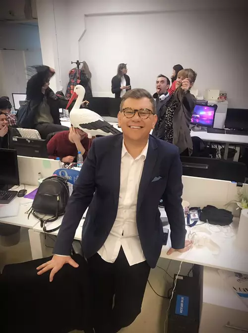 Mihai Ghiță a ajuns prezentator la radio pe vremea când încă era elev. Trăiam cu veșnicul sendviș cu parizer