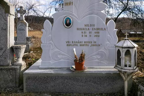 6 ani de când a fost ucisă românca traficată în Elveţia. Franţa l-a condamnat definitiv pe criminal, în România, traficanții fetei sunt liberi
